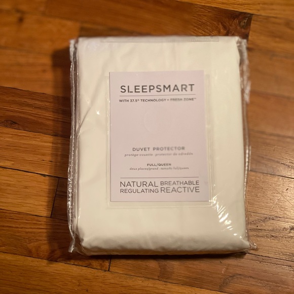 Pottery Barn Other - POTTERY BARN DUVET PROTECTER